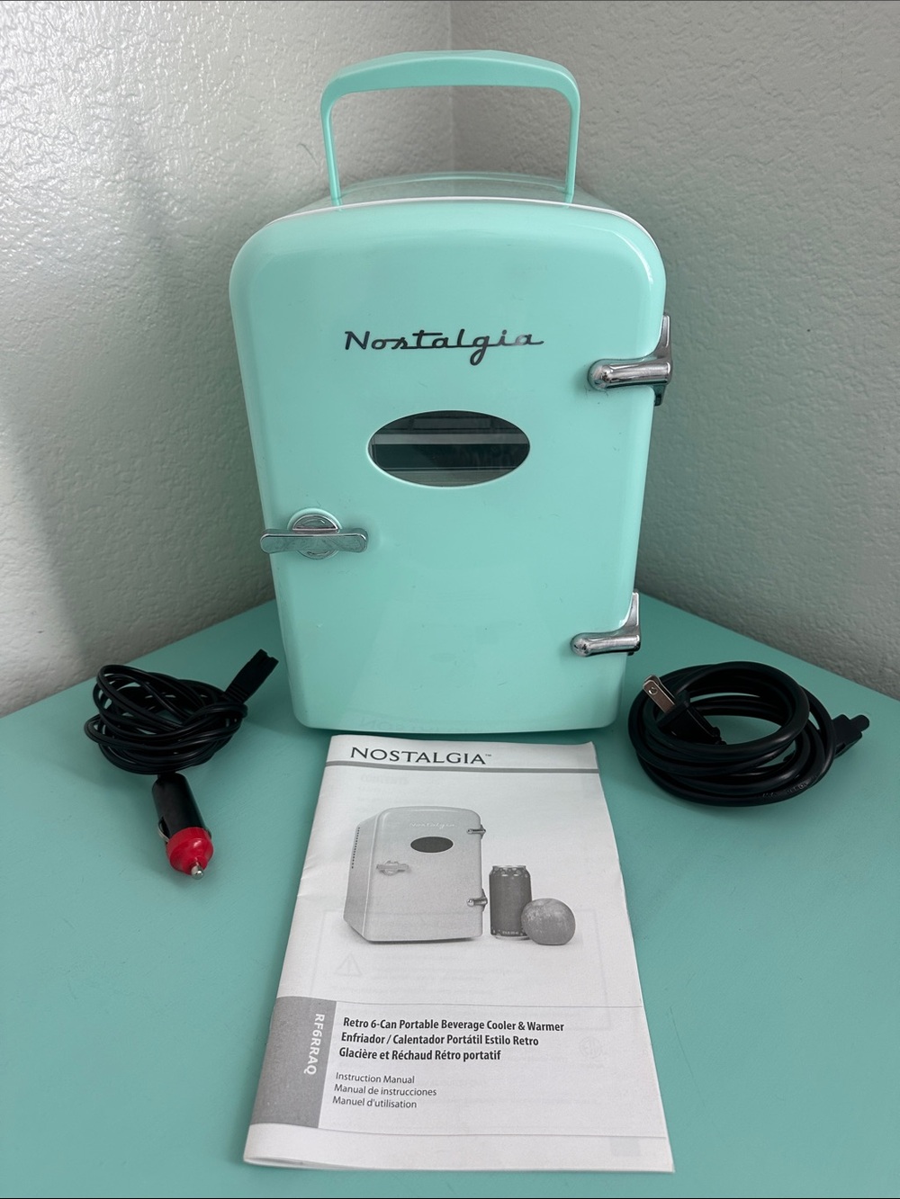 Nostalgias RF6RRAQ Retro 6-Can Personal Cooling & Heating Mini Refrigerator-new